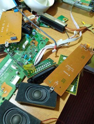 LOTTO DA 8KG DI COMPONENTI ELETTRONICI MISTI USATI