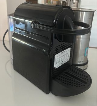 Cafetera Nespresso + Espumador Cecotec