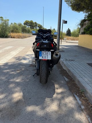 Yamaha Tmax 530 DX Negra