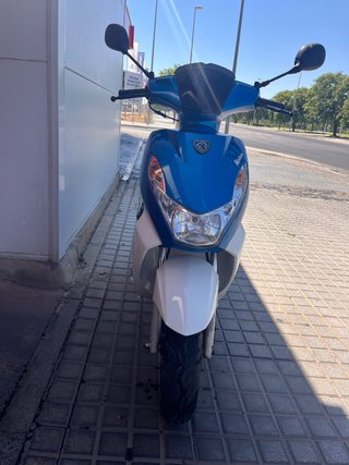 Peugeot 49cc Moped - Blue & White