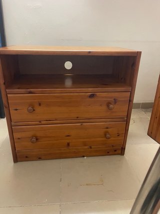 Mueble de pino macizo