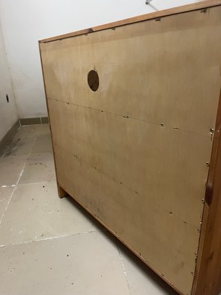 Mueble de pino macizo