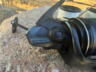 2 canne da pesca con mulinelli