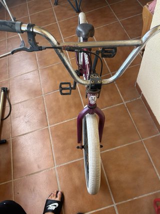 BMX GT Element burdeos clásica