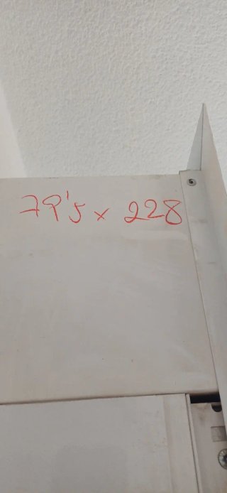 Puerta cristal corredera con persiana