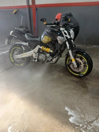 Yamaha MT-03 Negra y Amarilla