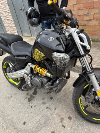 Yamaha MT-03 Negra y Amarilla