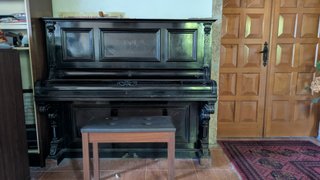 Piano de pared Vidal-Barcelona antiguo