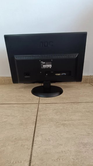 PC Sobremesa Microstar, pantalla, teclado y ratón