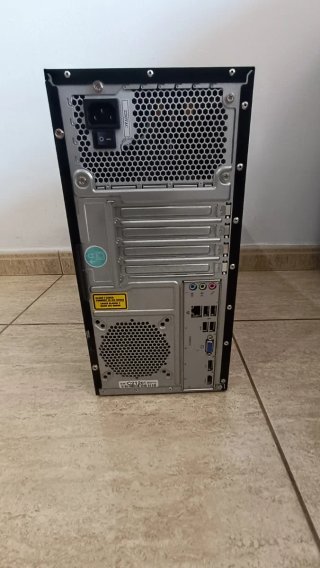 PC Sobremesa Microstar, pantalla, teclado y ratón