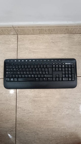 PC Sobremesa Microstar, pantalla, teclado y ratón