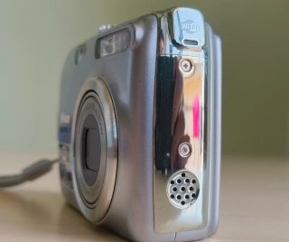 Nikon COOLPIX P3 VR •