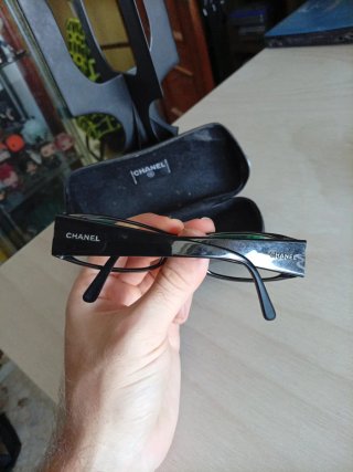 Montura y funda Chanel