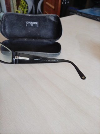 Montura y funda Chanel