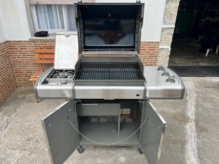 Barbacoa Weber Genesis Negra/Plateada