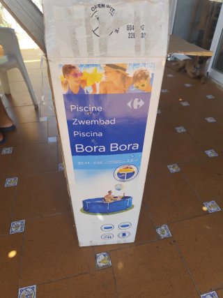Se vende piscina nueva