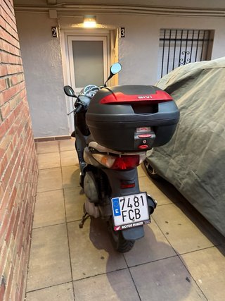Honda SH 125i Scooter Negra