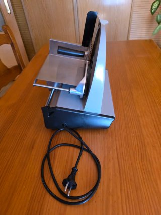 Cortafiambres Eléctrico Garhe 180W cuchilla 220mm