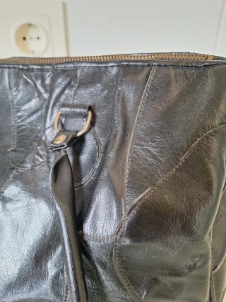 Bolso negro de piel patchwork