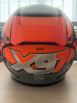 Casco MT integral con visera negra