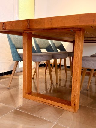Mesa de comedor de madera con 6 sillas