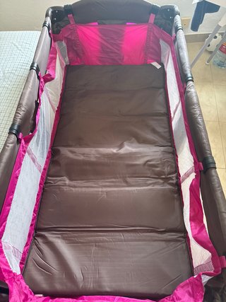 Cuna de viaje Asalvo rosa y marrón