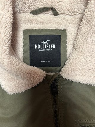 Chaqueta Hollister verde cuello borreguito Talla L