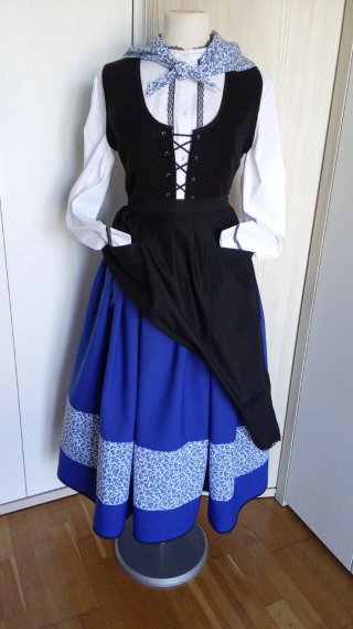Traje Neska-Baserritarra"140 euros"