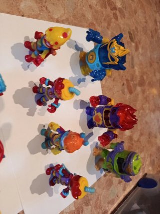Pack de coches i figuras de superzings
