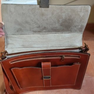 Maletín de cuero nuevo