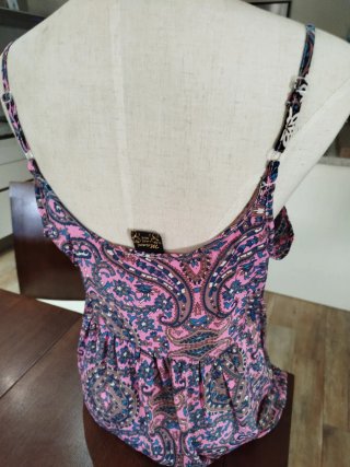 Vestido corto tirantes estampado paisley