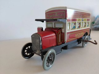 Autobus de hojalata