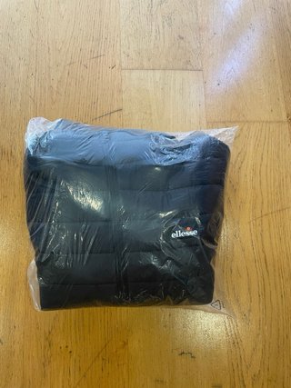 Chaqueta Ellesse Negra A Estrenar-Talla M (OFERTA)