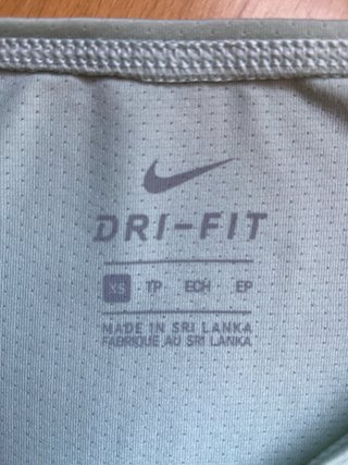Camiseta Nike Dri-Fit verde