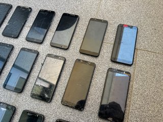 Lote 21 Smartphones Vodafone Smart N9 Lite