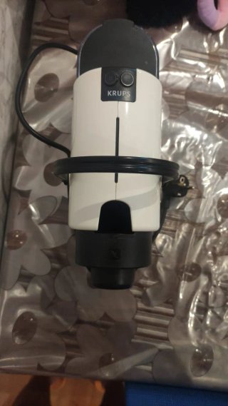 Cafetera Nespresso + Cajón Cápsulas
