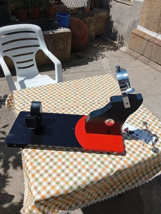 Soporte Jamonero Iberselec Negro/Rojo