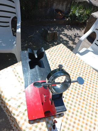Soporte Jamonero Iberselec Negro/Rojo