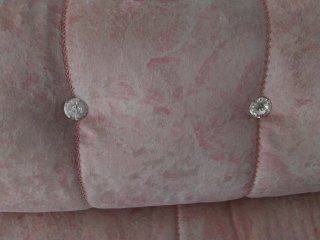 Sofá de terciopelo rosa casa de mi gitana