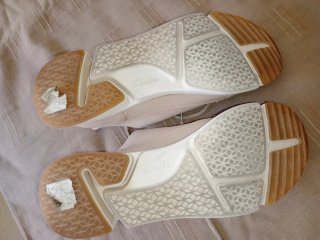 Zapatillas Beige y Blancas