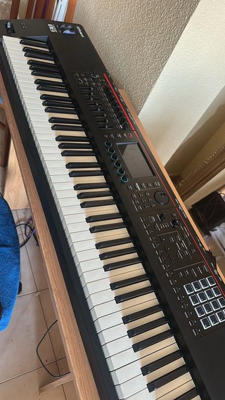 Teclado Roland Fantom-08