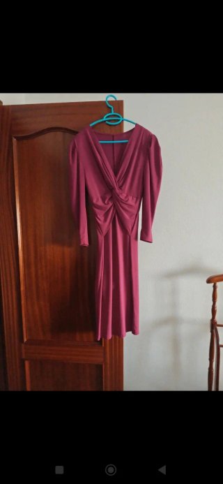 Vestido midi manga larga berenjena