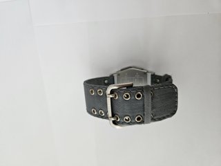 Reloj Converse VR005 Digital Gris