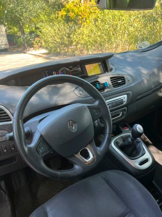 Renault Grand Scenic 2015
