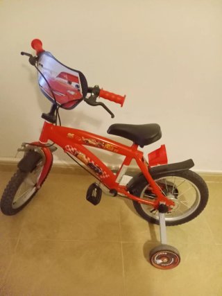 Bicicleta infantil roja