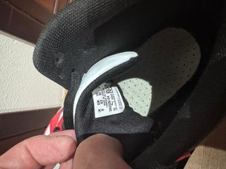 Zapatillas Puma Blancas y Rojas