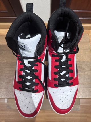 Zapatillas Puma Blancas y Rojas