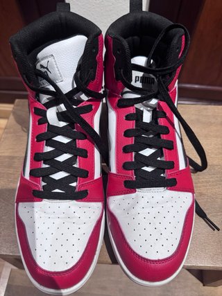 Zapatillas Puma Blancas y Rojas