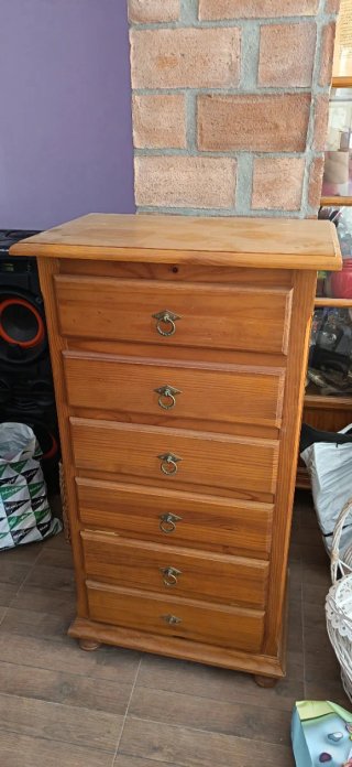 Cómoda de madera con 6 cajones