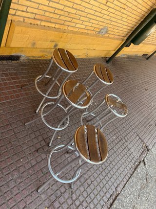 Taburetes altos aluminio y madera (5 unidades)